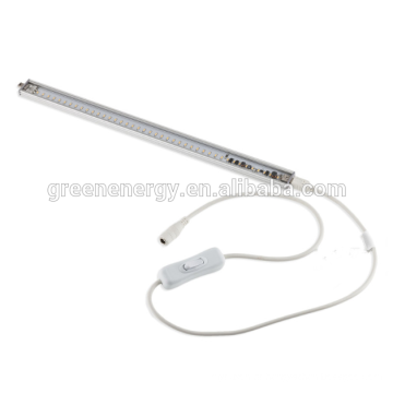 O armário rígido do tubo 60cm 8W da CC 10-30V conduziu a luz